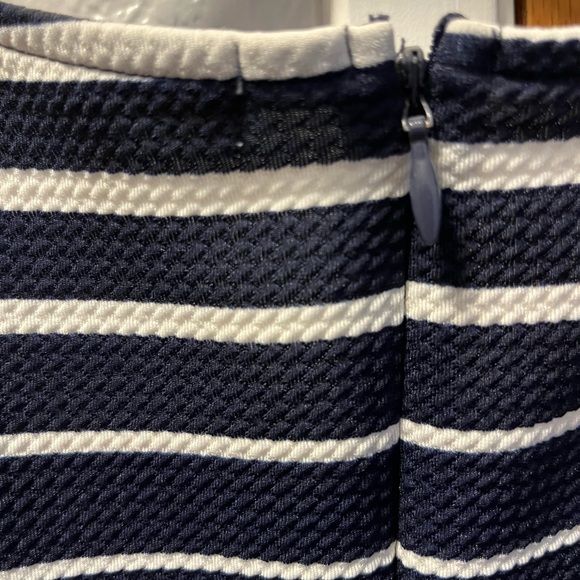 Montaeu Large flattering dress. - Picture 4 of 4